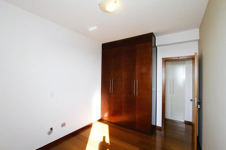 Apartamento à venda com 199m², 3 quartos e 4 vagasQuarto 2