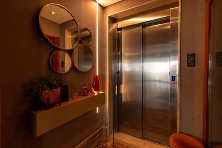 Apartamento à venda com 185m², 4 quartos e 4 vagasHall de Entrada - Elevador Privativo