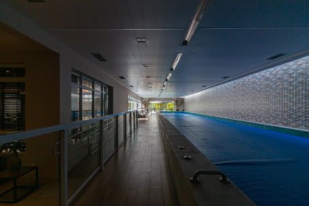 Apartamento à venda com 185m², 4 quartos e 4 vagasÁrea comum - Piscina Coberta