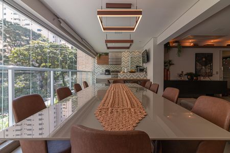 Apartamento à venda com 185m², 4 quartos e 4 vagasVaranda gourmet