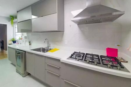 Apartamento à venda com 321m², 4 quartos e 4 vagas