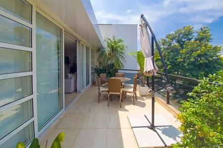 Apartamento à venda com 321m², 4 quartos e 4 vagas