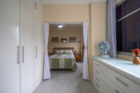 Apartamento à venda com 150m², 3 quartos e 2 vagasSuíte 2