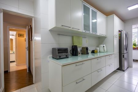 Apartamento à venda com 150m², 3 quartos e 2 vagasCozinha