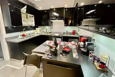 Apartamento à venda com 164m², 4 quartos e 5 vagas