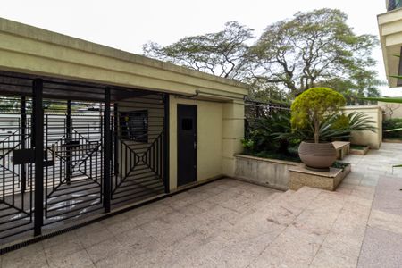 Apartamento à venda com 325m², 4 quartos e 5 vagas Apartamento à venda com 325m², 4 quartos e 5 vagasPortaria