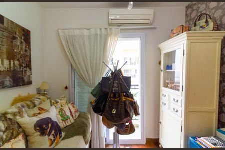 Apartamento à venda com 325m², 4 quartos e 5 vagas Apartamento à venda com 325m², 4 quartos e 5 vagasEscritório