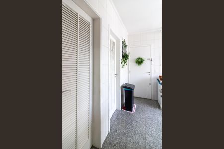 Apartamento à venda com 325m², 4 quartos e 5 vagas Apartamento à venda com 325m², 4 quartos e 5 vagasÁrea de Serviço