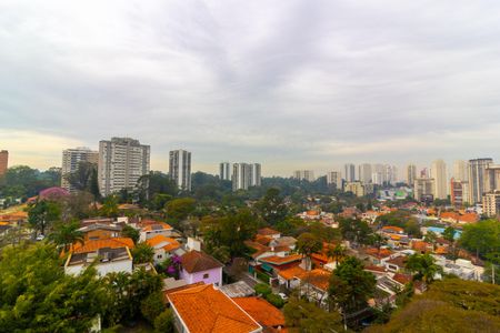 Apartamento à venda com 325m², 4 quartos e 5 vagas Apartamento à venda com 325m², 4 quartos e 5 vagasVaranda vista