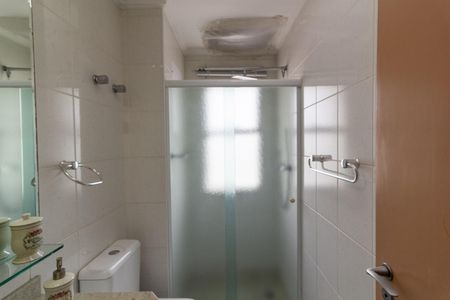 Apartamento à venda com 325m², 4 quartos e 5 vagas Apartamento à venda com 325m², 4 quartos e 5 vagasBanheiro da Suíte 3