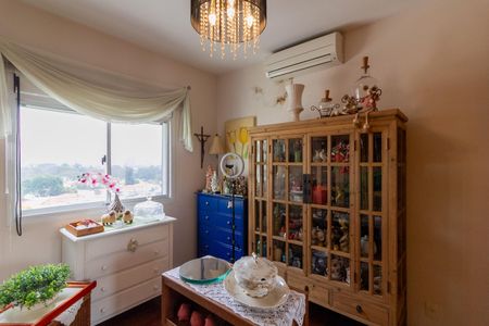 Apartamento à venda com 325m², 4 quartos e 5 vagas Apartamento à venda com 325m², 4 quartos e 5 vagas Suíte 2