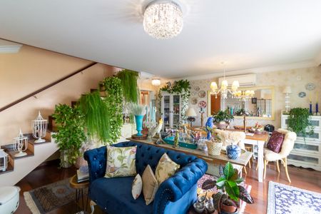 Apartamento à venda com 325m², 4 quartos e 5 vagas Apartamento à venda com 325m², 4 quartos e 5 vagasSala de Jantar