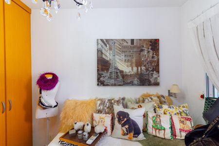 Apartamento à venda com 325m², 4 quartos e 5 vagas Apartamento à venda com 325m², 4 quartos e 5 vagasEscritório