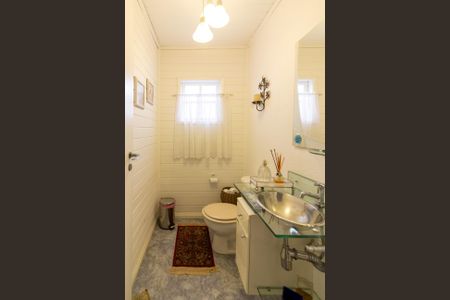 Apartamento à venda com 325m², 4 quartos e 5 vagas Apartamento à venda com 325m², 4 quartos e 5 vagasBanheiro de Serviço