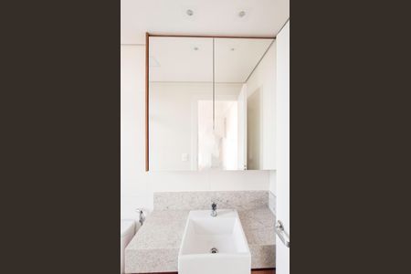 Apartamento à venda com 63m², 2 quartos e 2 vagasBanheiro da Suíte