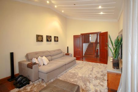 Casa à venda com 445m², 3 quartos e 3 vagasSala de Estar