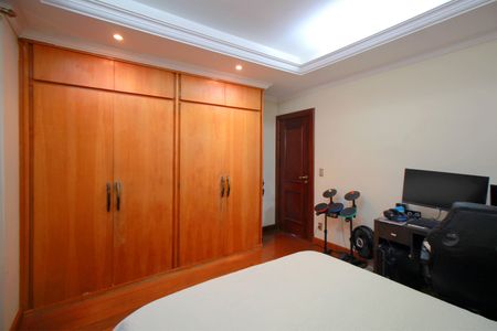 Casa à venda com 445m², 3 quartos e 3 vagasSuíte 3