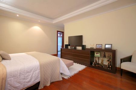 Casa à venda com 445m², 3 quartos e 3 vagasSuíte 1