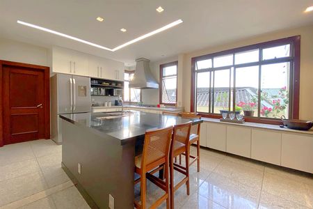 Casa à venda com 445m², 3 quartos e 3 vagas Casa à venda com 445m², 3 quartos e 3 vagasCozinha