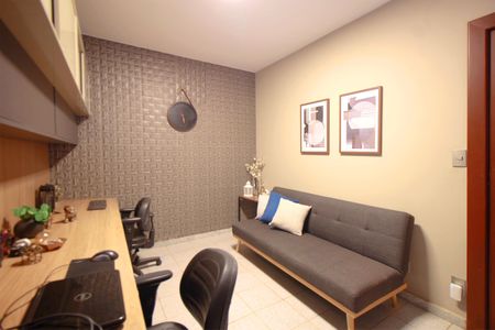 Casa à venda com 445m², 3 quartos e 3 vagasEscritório