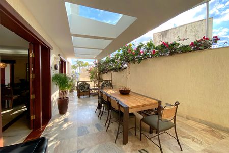 Casa à venda com 445m², 3 quartos e 3 vagas Casa à venda com 445m², 3 quartos e 3 vagasEspaço Gourmet