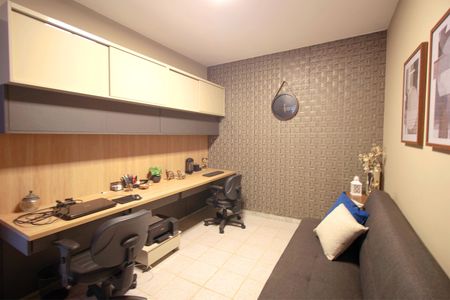 Casa à venda com 445m², 3 quartos e 3 vagasEscritório