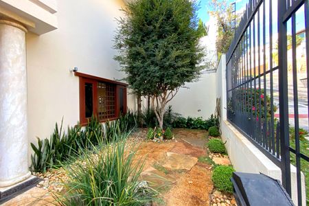 Casa à venda com 445m², 3 quartos e 3 vagas Casa à venda com 445m², 3 quartos e 3 vagasJardim Entrada