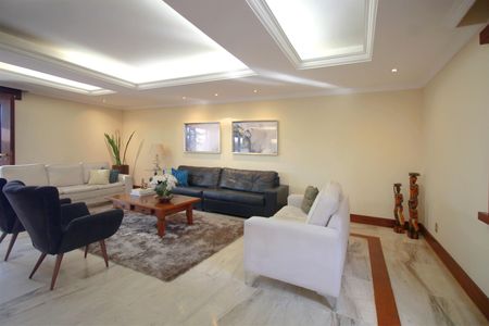 Sala de casa à venda com 3 quartos, 445m² em Mangabeiras, Belo Horizonte