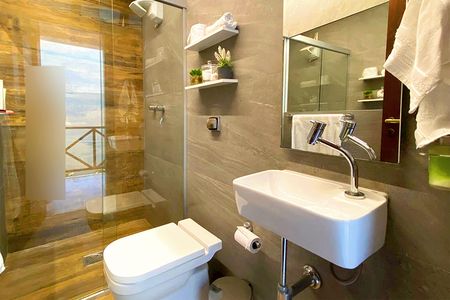 Casa à venda com 445m², 3 quartos e 3 vagas Casa à venda com 445m², 3 quartos e 3 vagasBanheiro