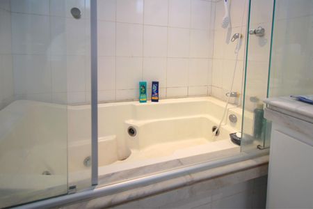 Casa à venda com 445m², 3 quartos e 3 vagasBanheiro da Suíte 3