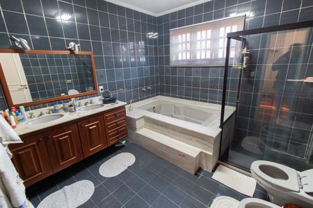 Casa à venda com 284m², 3 quartos e 4 vagasBanheiro Social