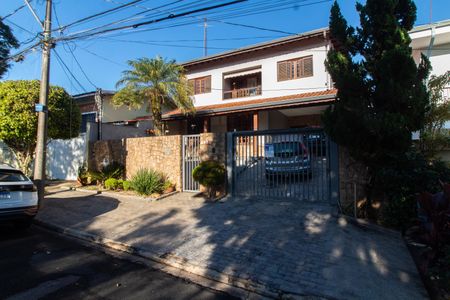Casa à venda com 284m², 3 quartos e 4 vagasFachada