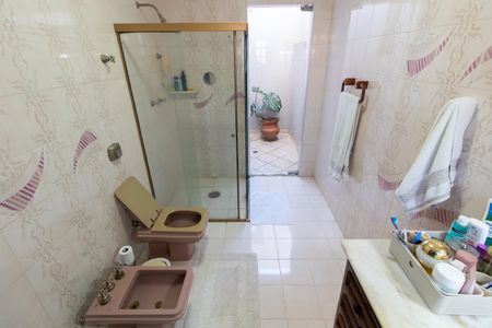 Casa à venda com 284m², 3 quartos e 4 vagasBanheiro da Suíte 2