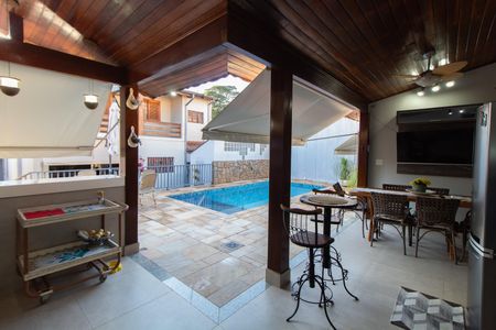 Casa à venda com 284m², 3 quartos e 4 vagasÁrea comum