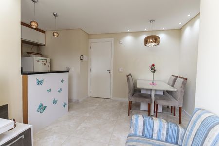 Sala de apartamento à venda com 2 quartos, 43m² em Vila Carmosina, São Paulo