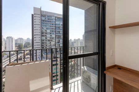 Varanda  de apartamento à venda com 1 quarto, 27m² em Campo Belo, São Paulo
