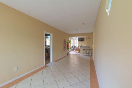 Garagem de casa à venda com 4 quartos, 211m² em Fátima, Canoas