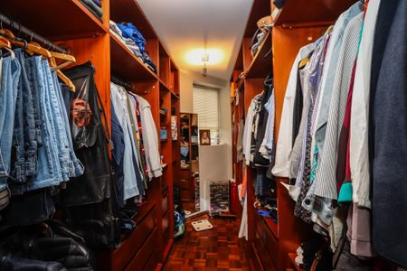 Apartamento à venda com 480m², 4 quartos e 4 vagasCloset da Suite Master