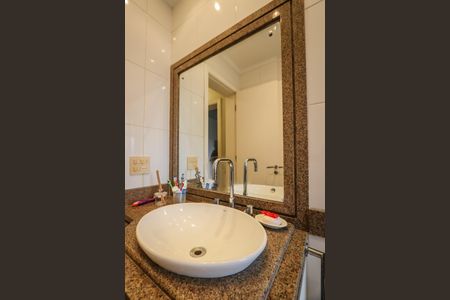 Apartamento à venda com 480m², 4 quartos e 4 vagasBanheiro da Suite 3