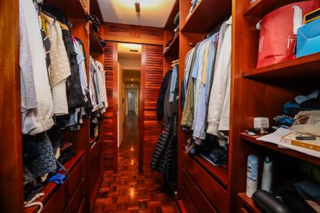Apartamento à venda com 480m², 4 quartos e 4 vagasCloset da Suite Master