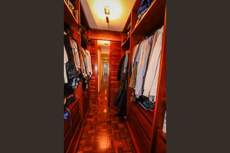 Apartamento à venda com 480m², 4 quartos e 4 vagasCloset da Suite Master