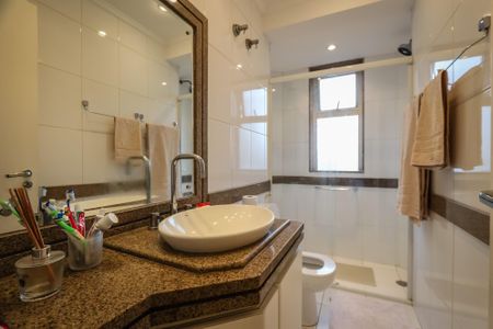 Apartamento à venda com 480m², 4 quartos e 4 vagasBanheiro da Suite 3