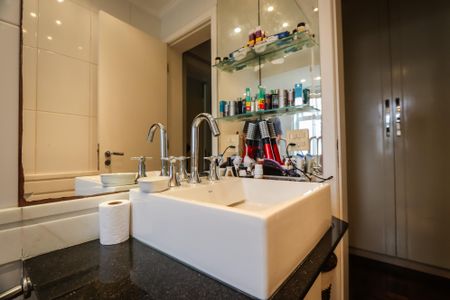 Apartamento à venda com 480m², 4 quartos e 4 vagasBanheiro da Suite 2