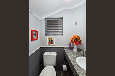 Casa à venda com 173m², 3 quartos e 2 vagasLavabo