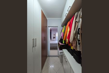 Casa à venda com 173m², 3 quartos e 2 vagasCloset - Suíte