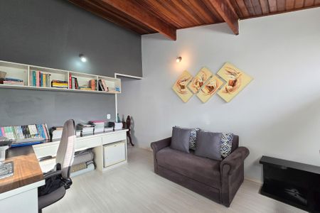 Casa à venda com 173m², 3 quartos e 2 vagasEscritório