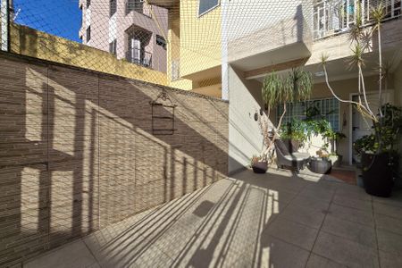 Casa à venda com 173m², 3 quartos e 2 vagasGaragem