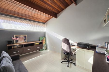 Casa à venda com 173m², 3 quartos e 2 vagasEscritório