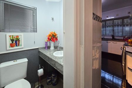 Casa à venda com 173m², 3 quartos e 2 vagasLavabo