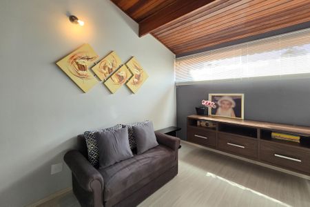 Casa à venda com 173m², 3 quartos e 2 vagasEscritório